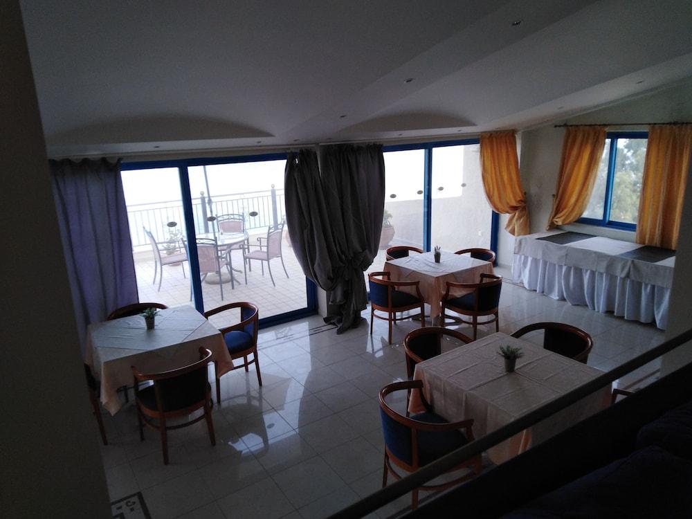 Costa Blu Hotel Benitses  Exterior photo